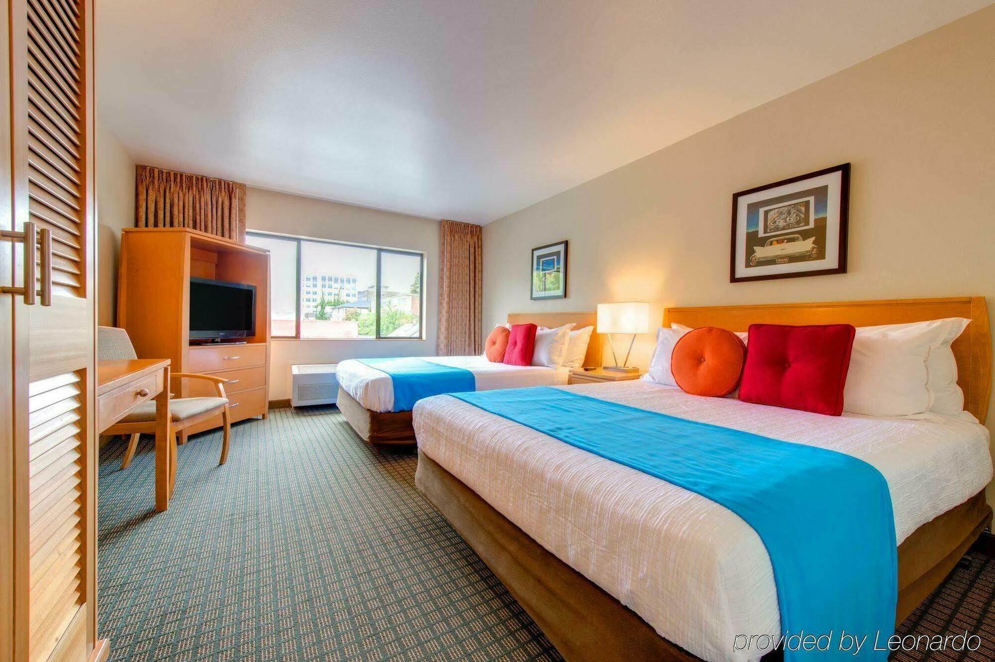Staypineapple, University Inn, University District Seattle Exterior photo